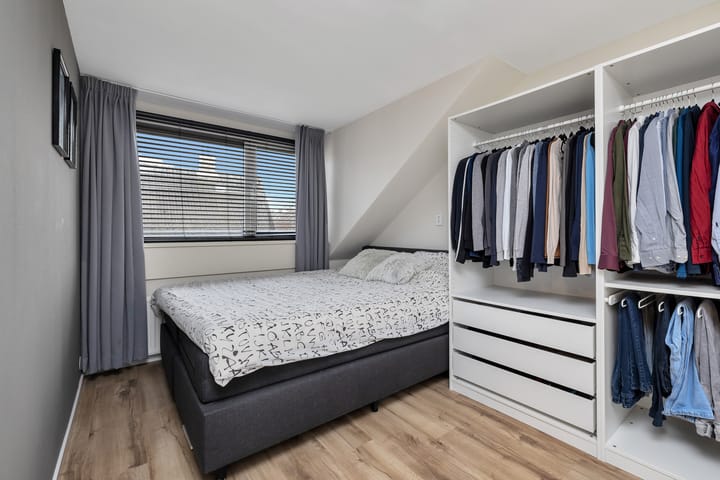 Photo 23 of L. Pietersestraat 65