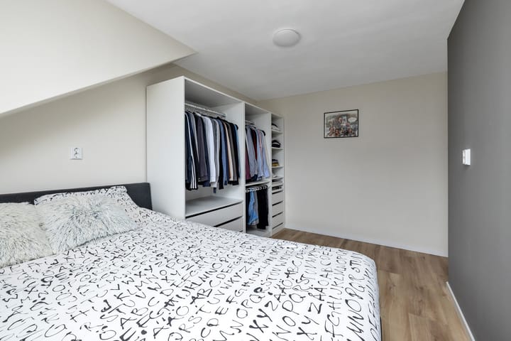 Photo 24 of L. Pietersestraat 65