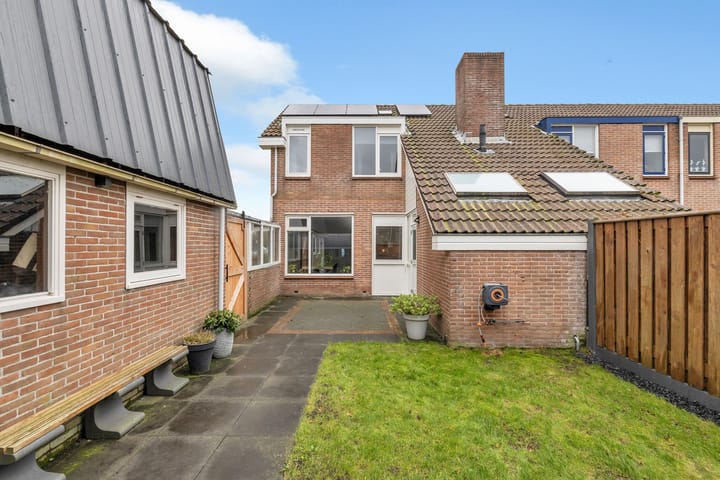 Photo 28 of L. Pietersestraat 65