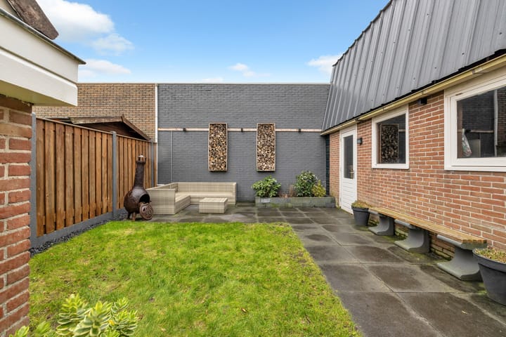 Photo 29 of L. Pietersestraat 65