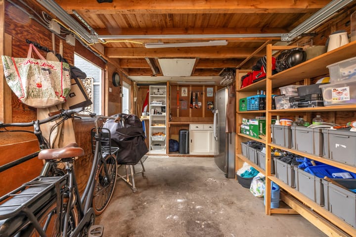 Photo 32 of L. Pietersestraat 65