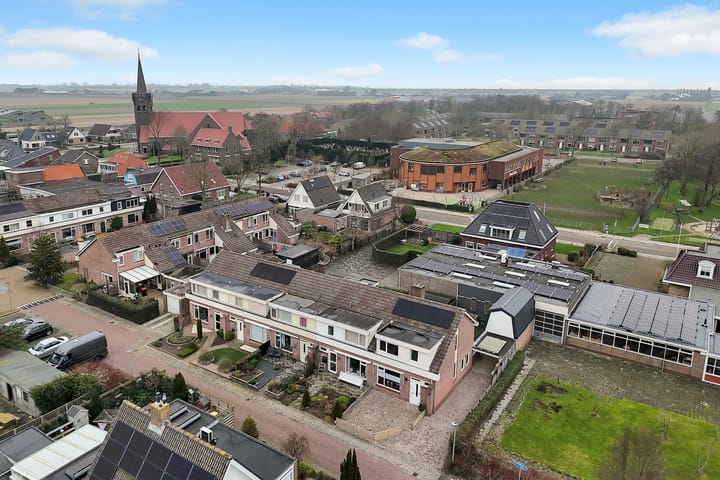 Photo 34 of L. Pietersestraat 65