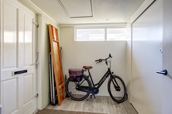 Photo 19 of Langeweide 37