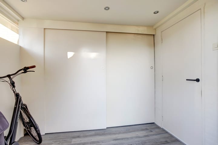 Photo 20 of Langeweide 37