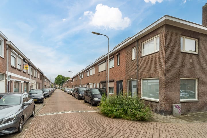 Photo 24 of Ratinéstraat 3