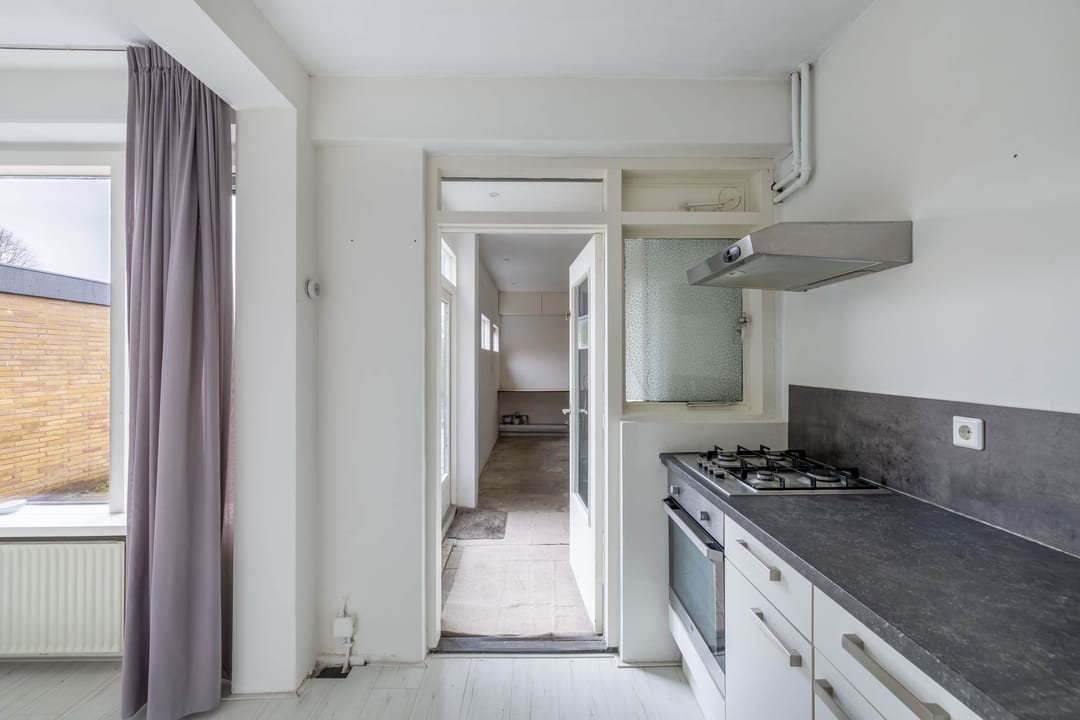 Foto 16 van Prof. Granpré Molièrelaan 4