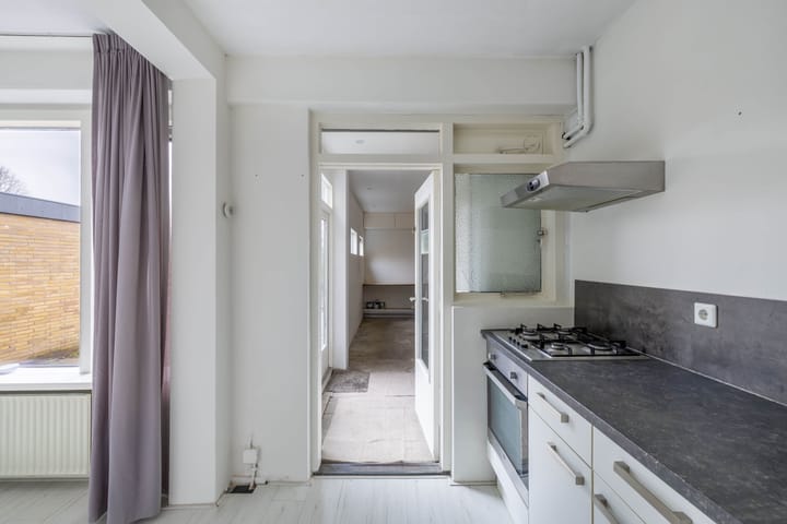 Foto 16 van Prof. Granpré Molièrelaan 4