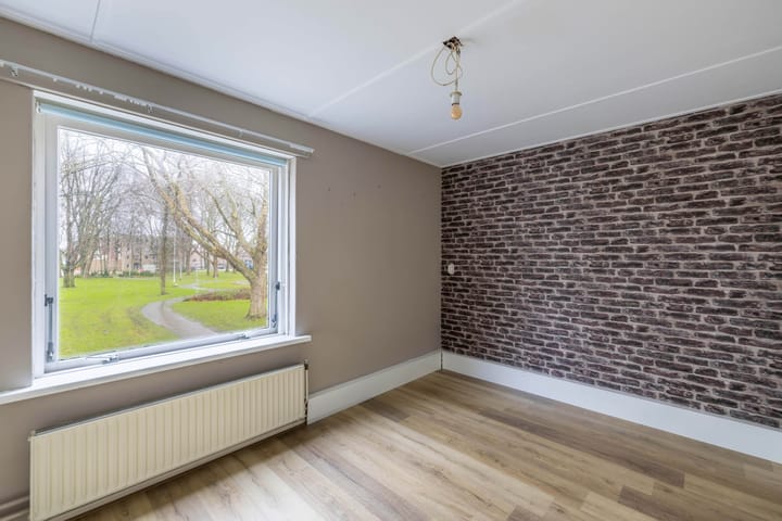 Foto 30 van Prof. Granpré Molièrelaan 4