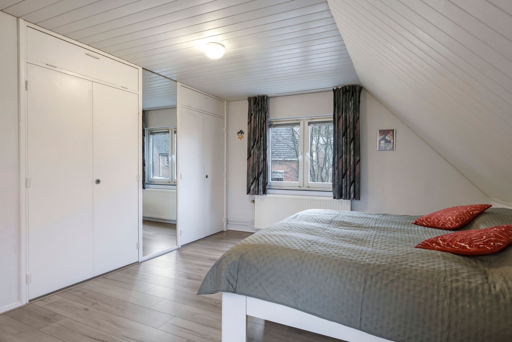 Foto 33 van Salemate 24