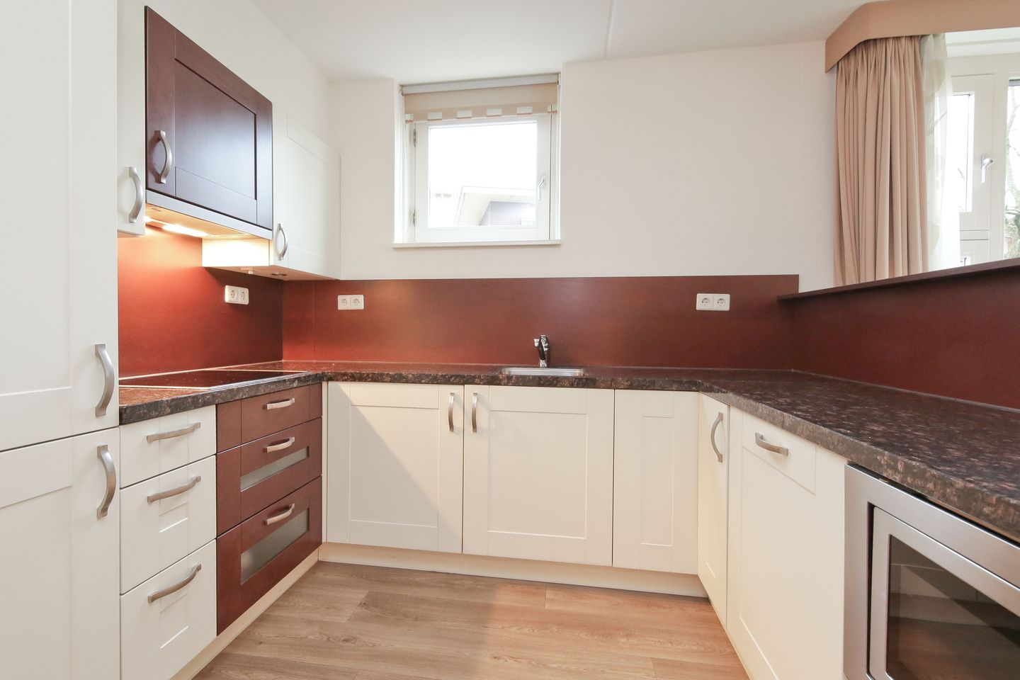 Foto 4 van Kamerlingh Onneslaan 139