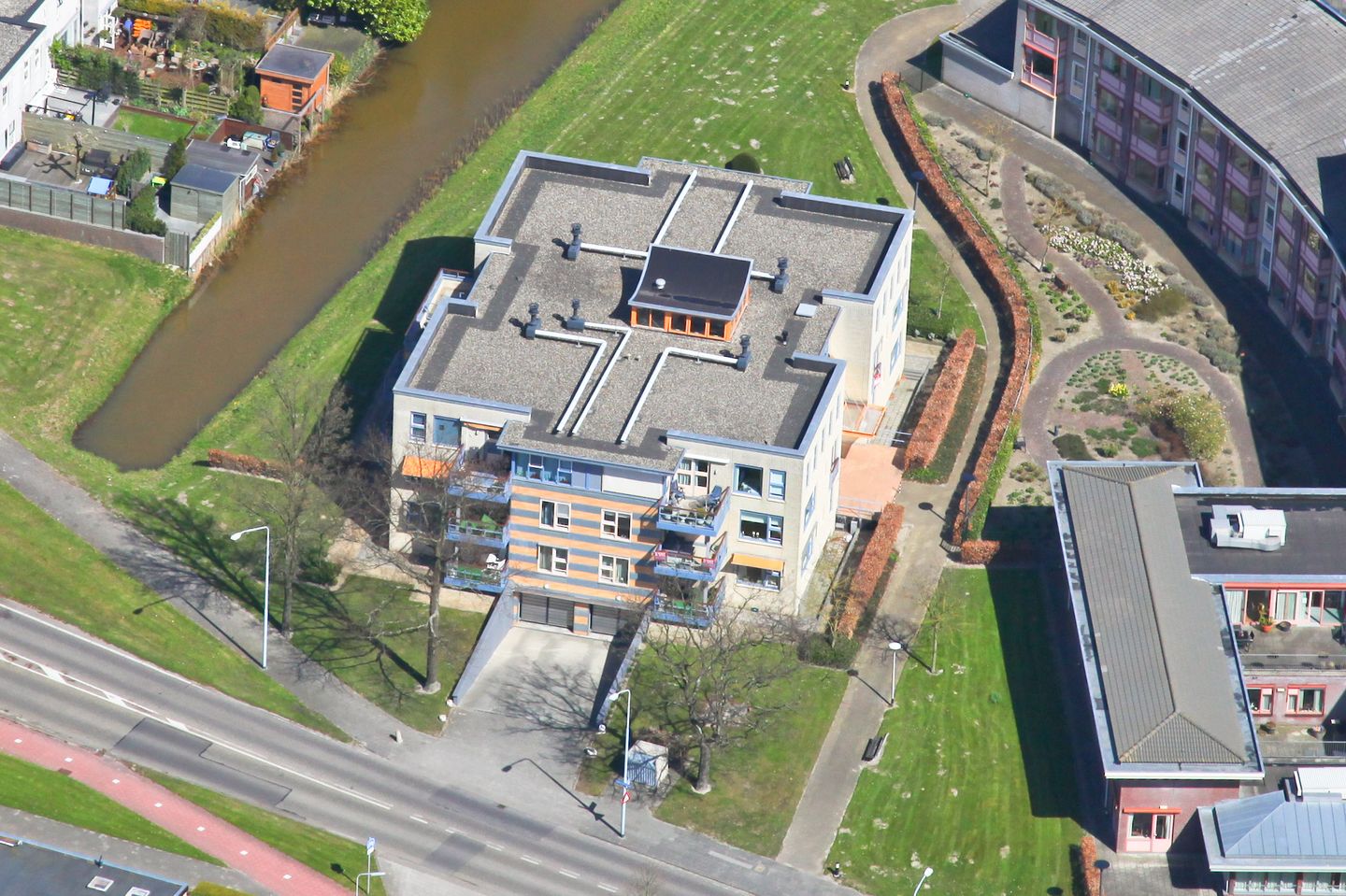 Foto 44 van Kamerlingh Onneslaan 139