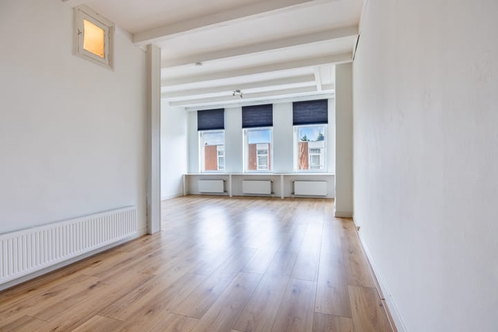 Foto 2 van Joost van Geelstraat 29-A02