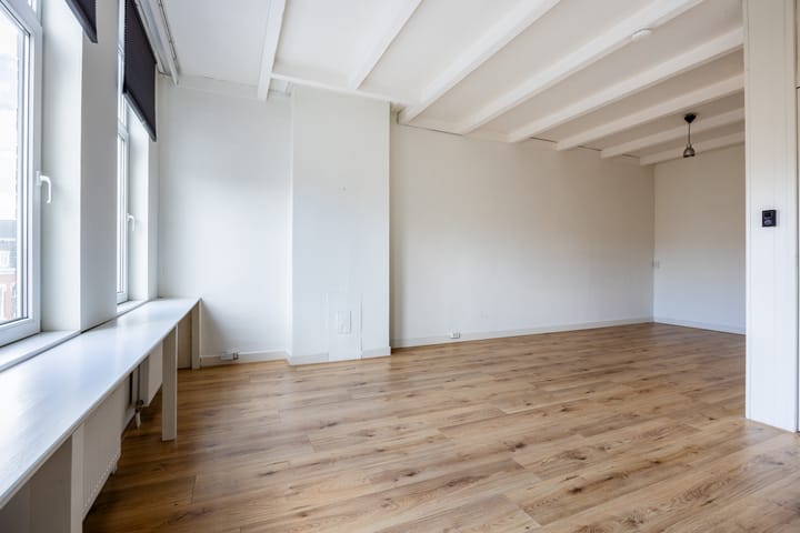 Foto 8 van Joost van Geelstraat 29-A02