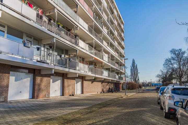 Foto 1 van Burgemeester A. van Walsumlaan 401