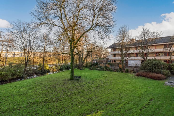 Foto 36 van Burgemeester A. van Walsumlaan 401