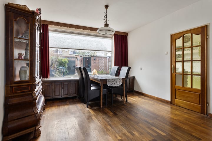 Foto 7 van Victoriestraat 4