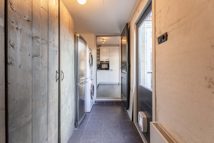 Photo 10 of Kanaalstraat 10