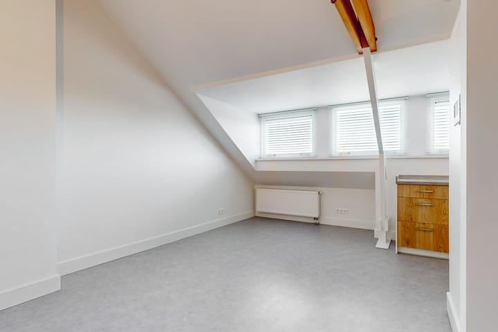 Foto 10 van Van Egmondstraat 7-B