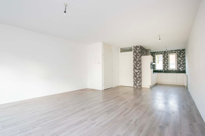 Foto 11 van Straat van Corsica 68