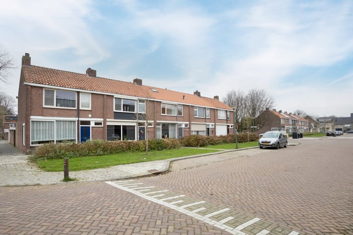 View photo 26 of Koningin Emmastraat 18