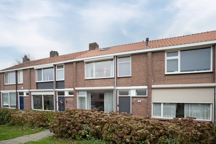 View photo 28 of Koningin Emmastraat 18