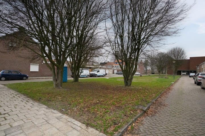 View photo 30 of Koningin Emmastraat 18