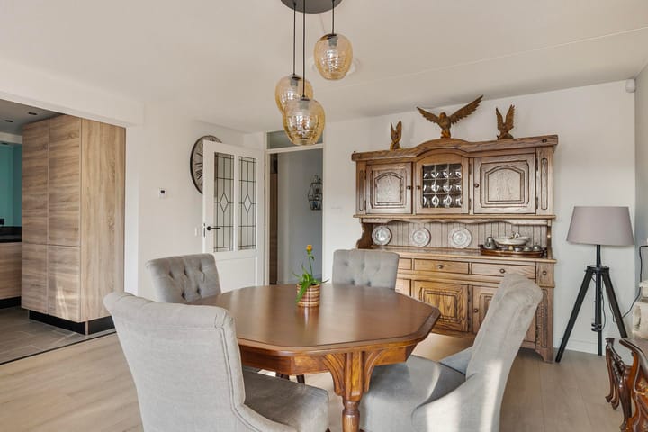 Foto 2 van Molenhoekplein 13