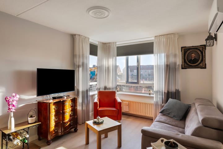 Foto 9 van Molenhoekplein 13