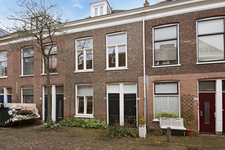 Warmoezierstraat 36