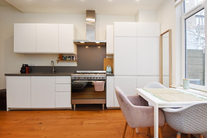 Foto 3 van Warmoezierstraat 36