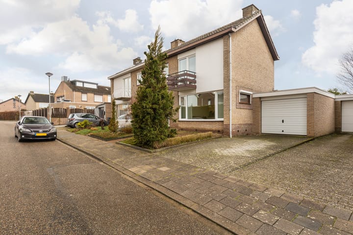 Foto 7 van Burg. Hamersstraat 10