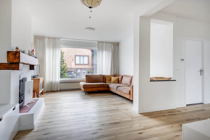 Foto 15 van Burg. Hamersstraat 10