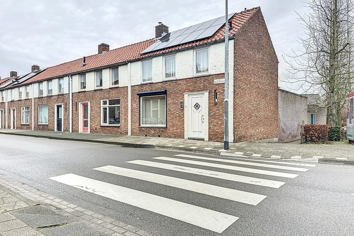 View photo 1 of Ridderstraat 43