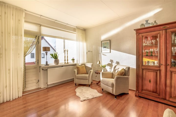 Foto 18 van Julianalaan 14