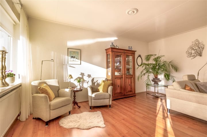 Foto 19 van Julianalaan 14