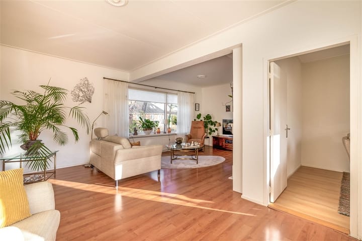 Foto 21 van Julianalaan 14