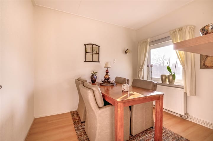 Foto 24 van Julianalaan 14