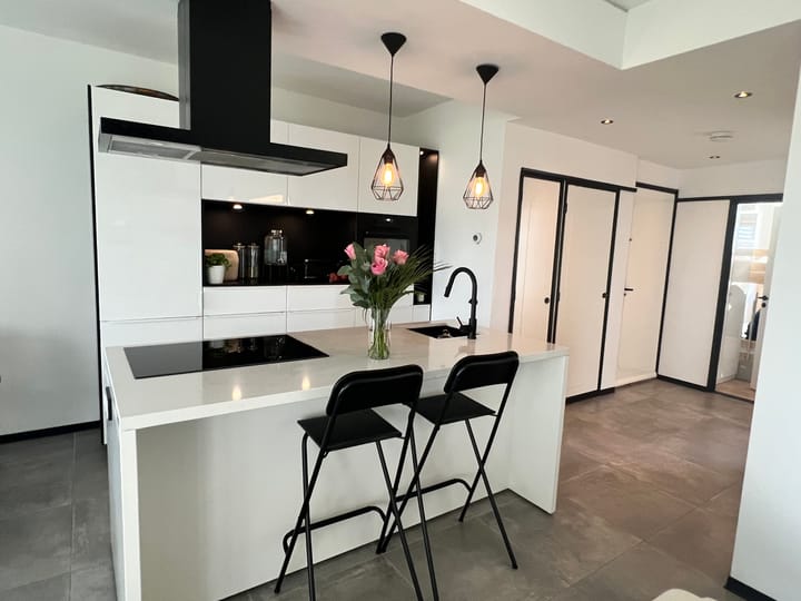 Photo 5 of Zeekant 98-F