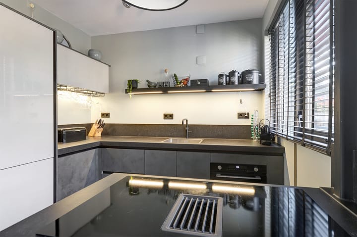 Photo 13 of Van Diemenlaan 14