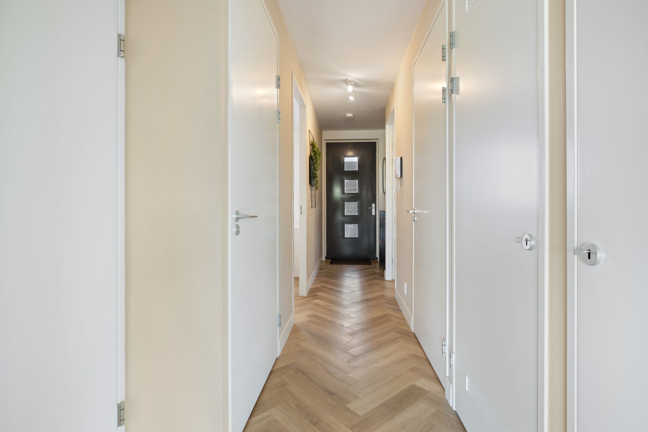 Foto 12 van San Marinostraat 107