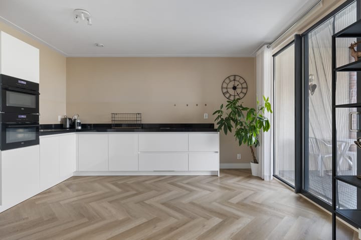 Foto 29 van San Marinostraat 107