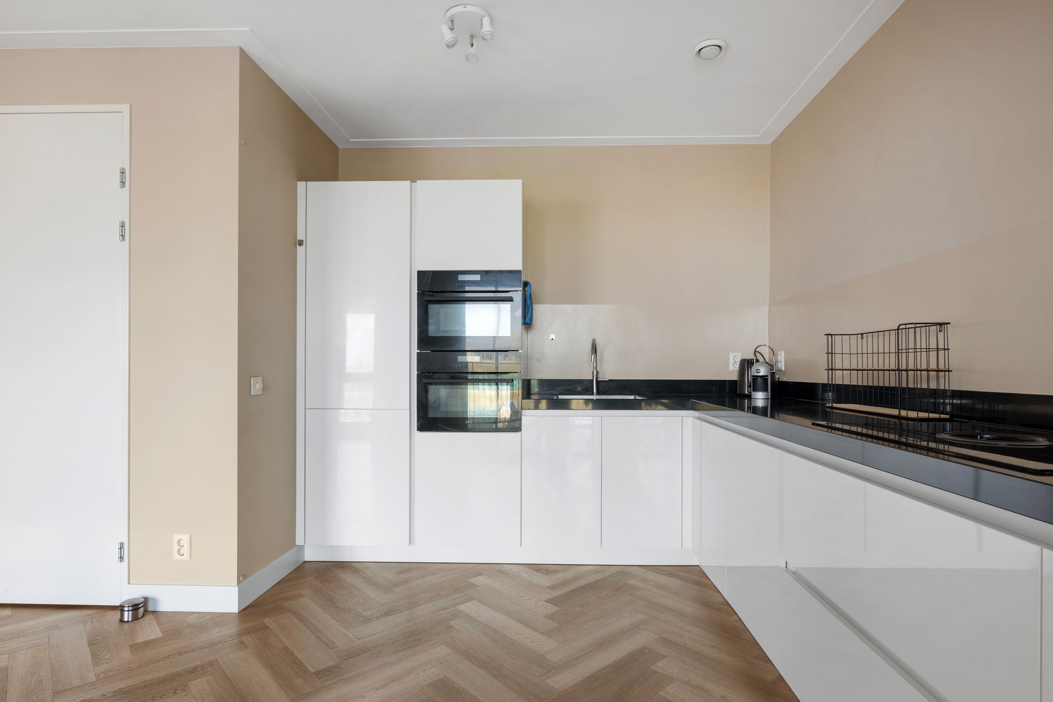 Foto 30 van San Marinostraat 107