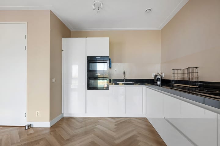 Foto 30 van San Marinostraat 107