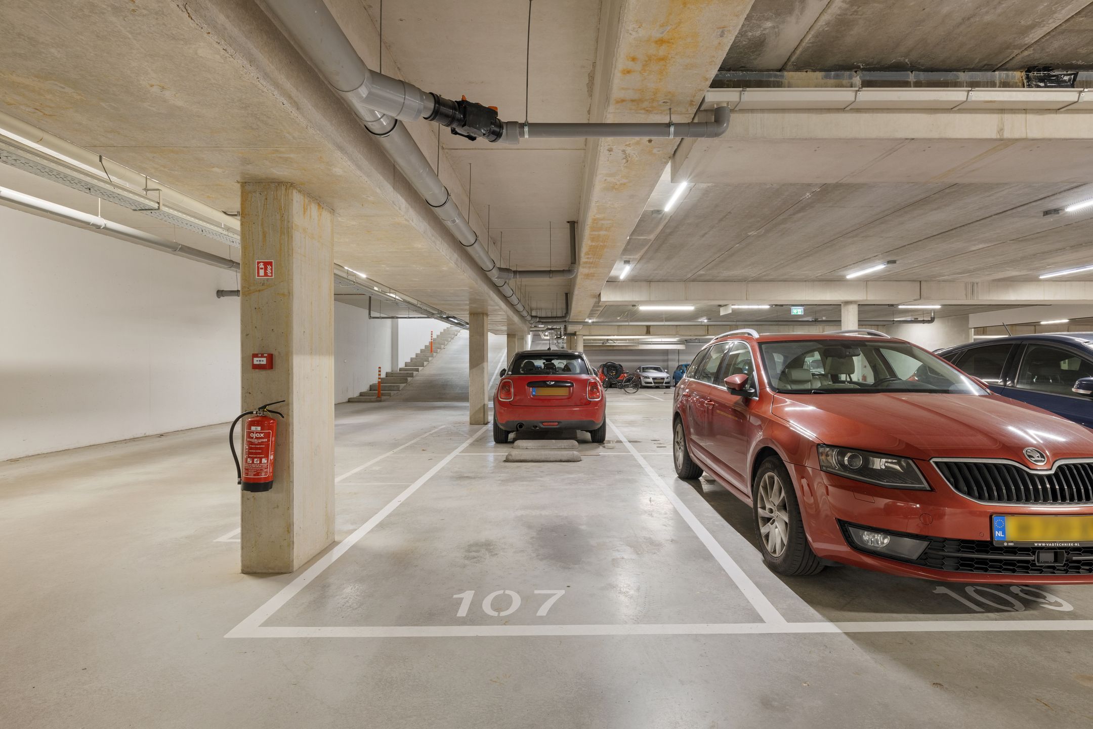 Foto 36 van San Marinostraat 107