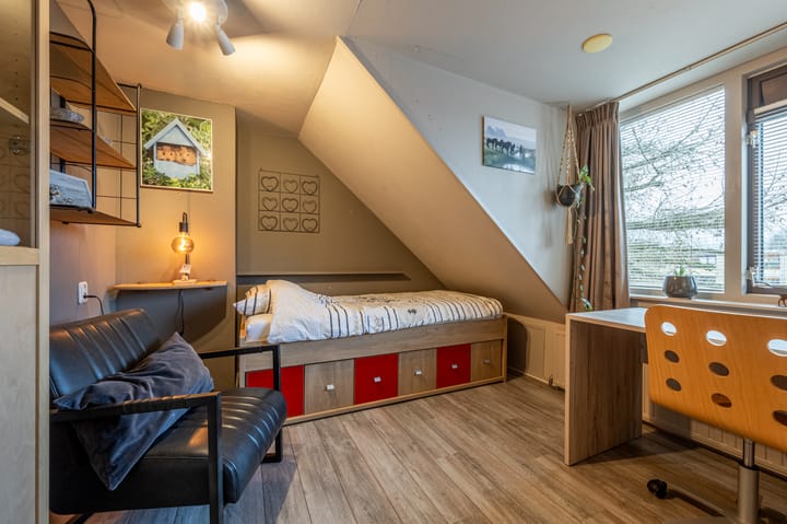 Photo 36 of A.W. Lipsstraat 14