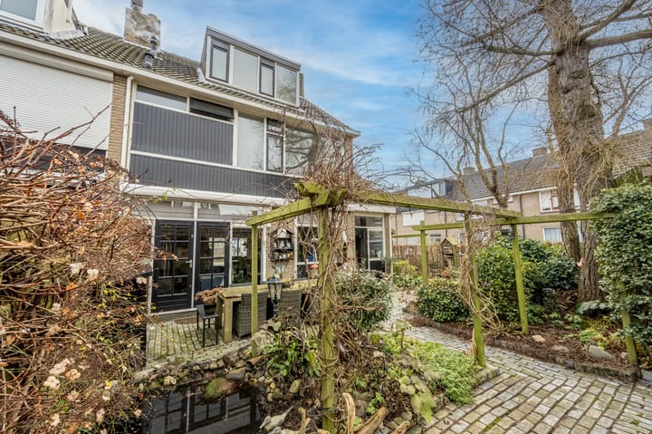 Photo 38 of A.W. Lipsstraat 14