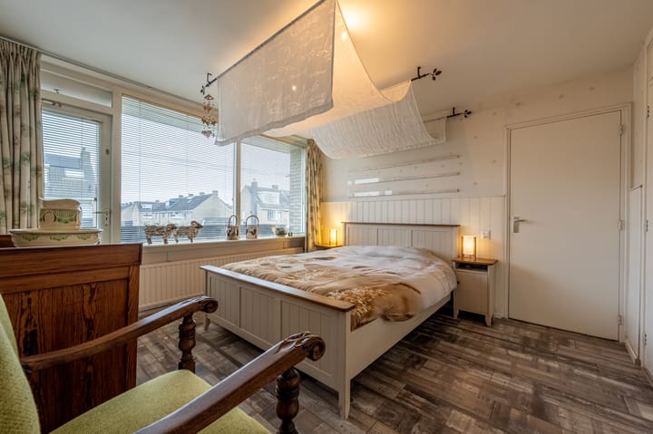 Photo 19 of A.W. Lipsstraat 14