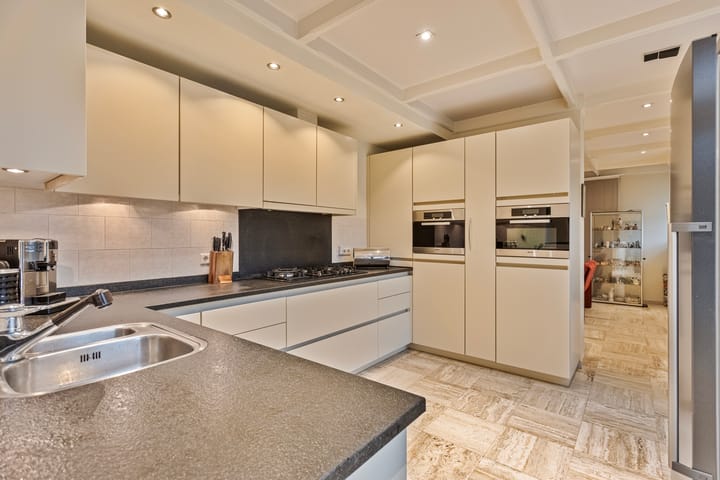 Foto 3 van Hout oost 12