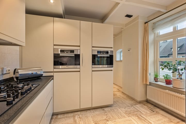 Foto 25 van Hout oost 12