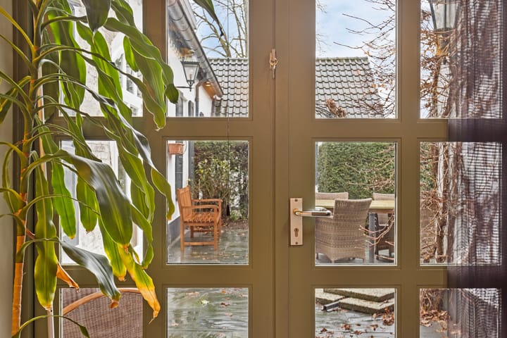 Foto 45 van Hout oost 12